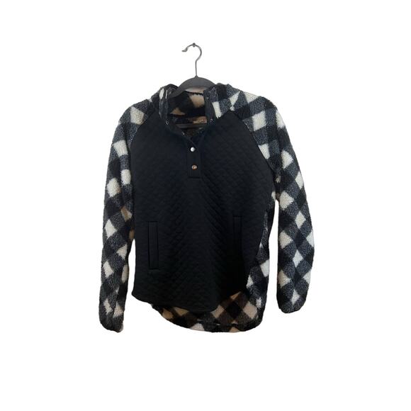Maurices Black and White Fleece Pullover Sweater Size Small - Picture 1 of 4